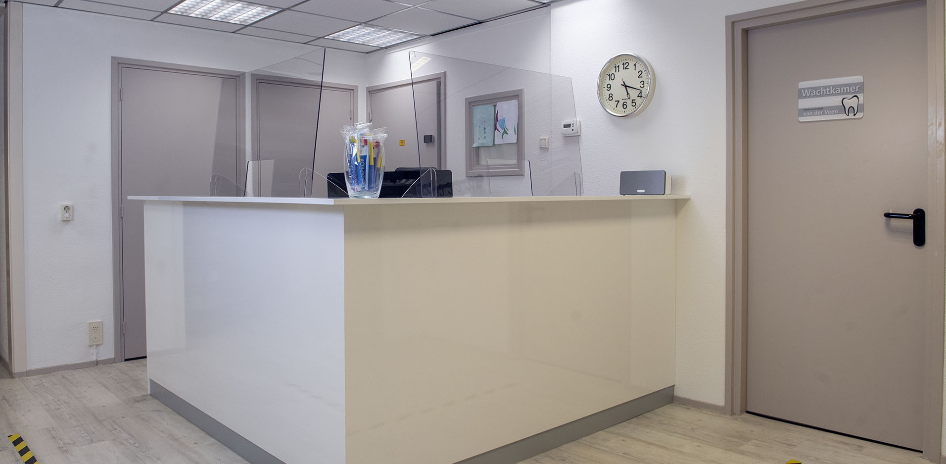 TandartsvdVeen0378_header.jpg TandartsvdVeen0378_header.jpg