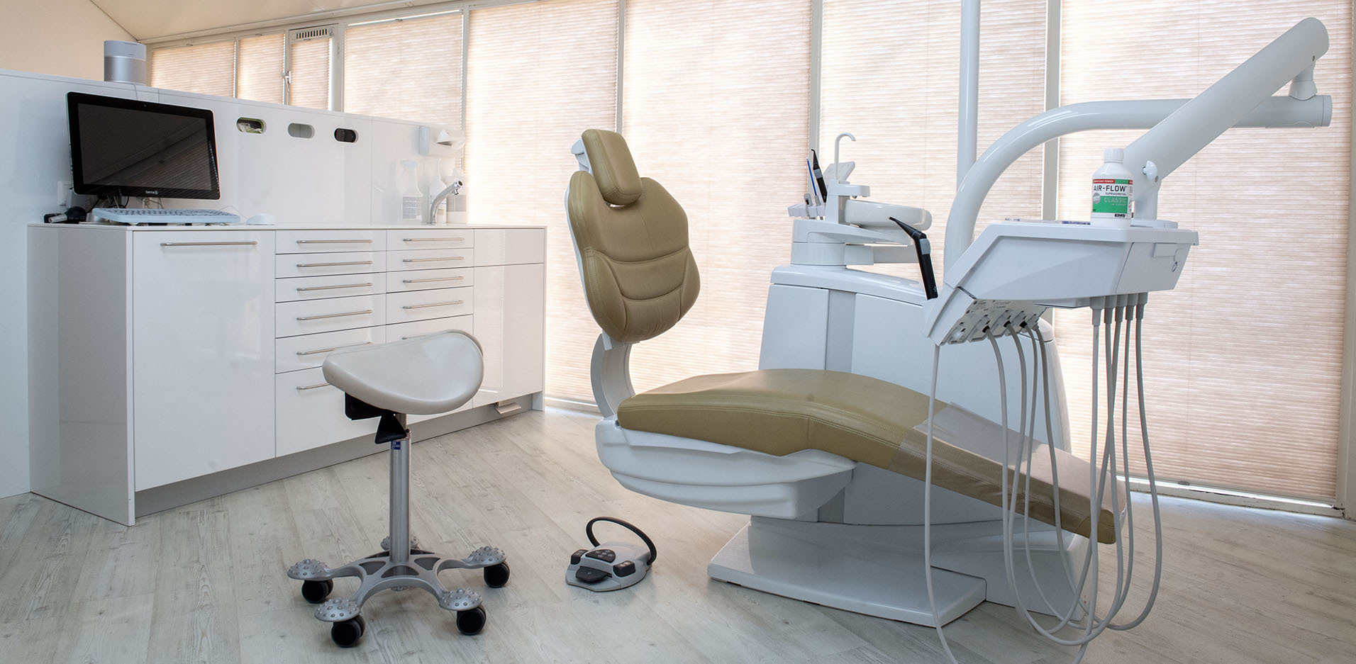 TandartsvdVeen0409_header.jpg TandartsvdVeen0409_header.jpg